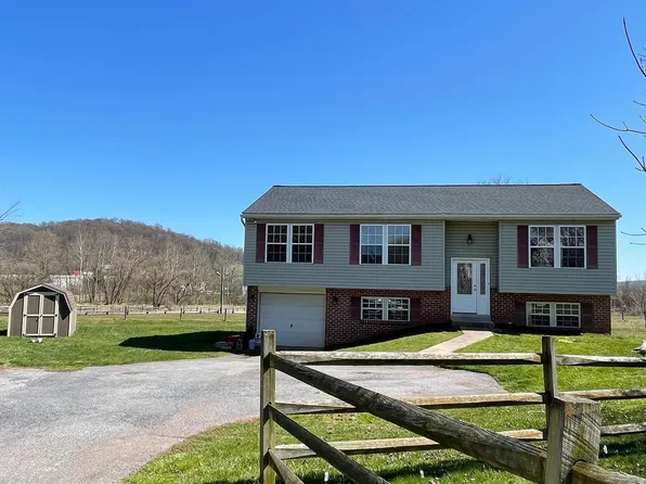 1385 Perry Dr, Denver, PA 17517