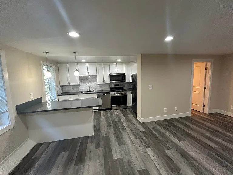 Anita Road Apartments — Photo 23