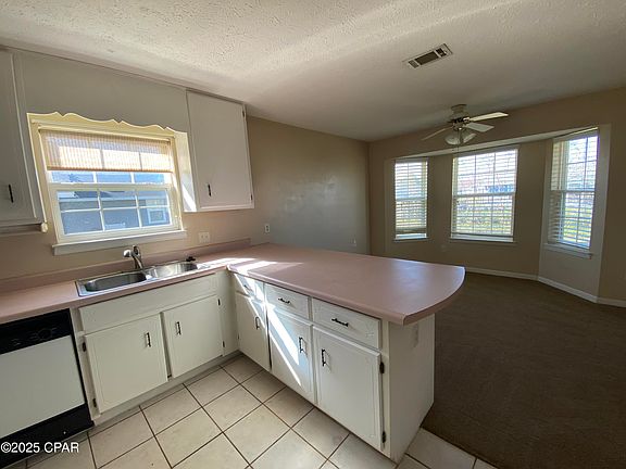 5th image of 905 E Pine Forest Dr