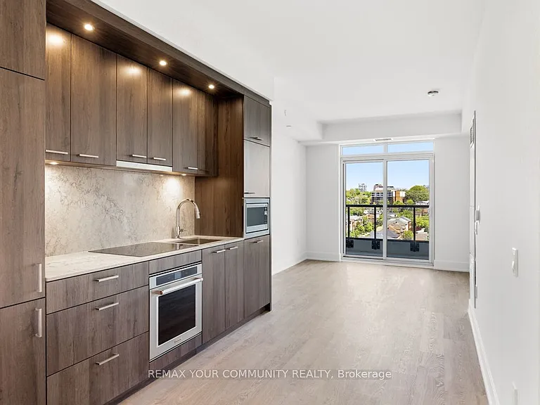 858 Dupont St #823 — Photo 10