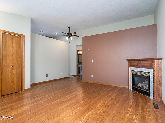 5th image of 2218 Country Ct NW