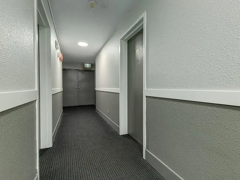 121 Clancy Dr — Photo 16