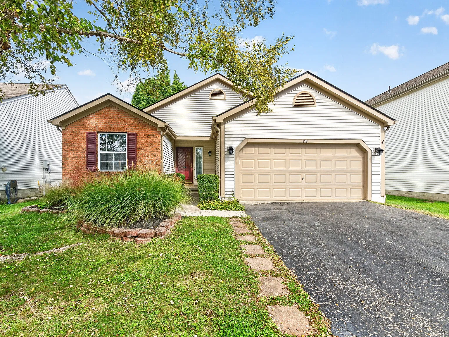 3 bed, 2.5 bath, 1260 sqft, $2,000 — Photo 2