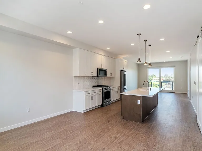 1214 Tennyson St. — Photo 2