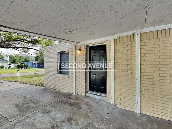 2nd image of 5822 Abelia Rd