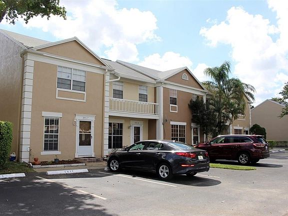 2nd image of 2917 Edgehill Lane #2917