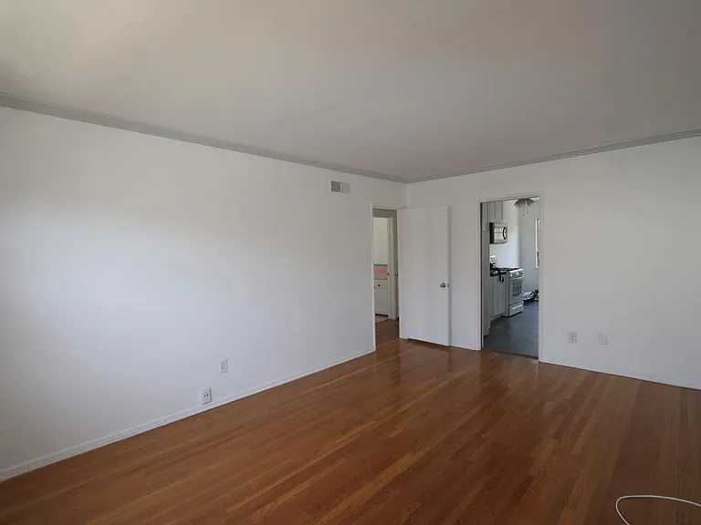1227 S Sherbourne Dr #4 — Photo 15