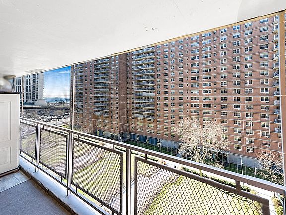 2nd image of 2930 W 5th St #8J