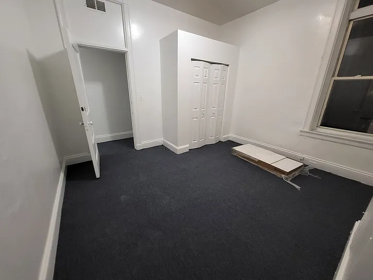 2102 N Charles St — Photo 11