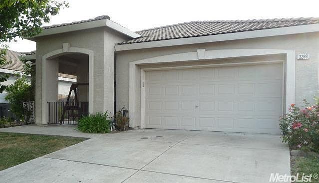 1st image of 3288 Poppy St