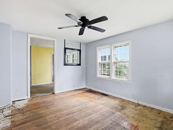 5th image of 270 S Dearborn St