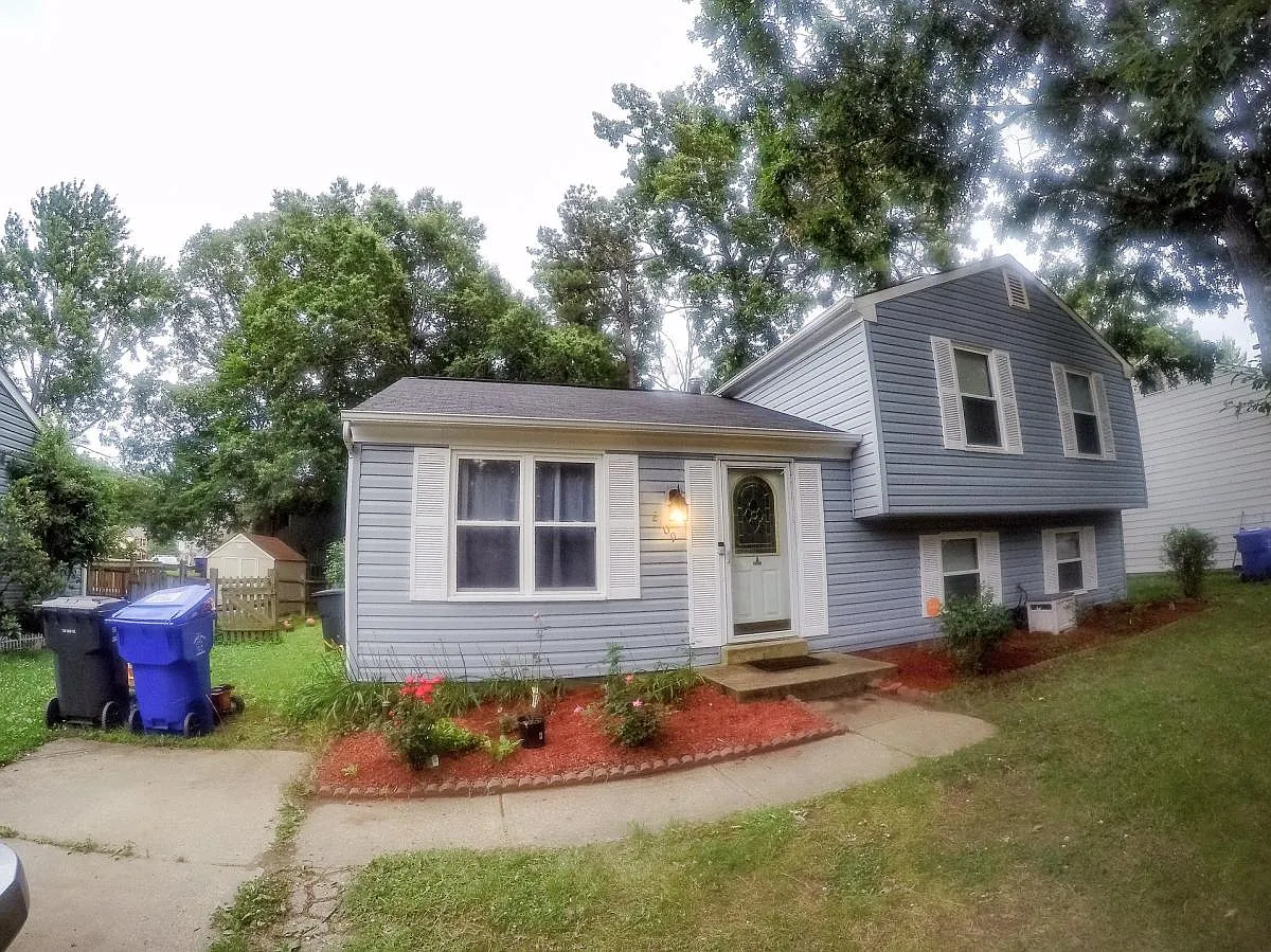 2109 Gibbons Ct photo 1