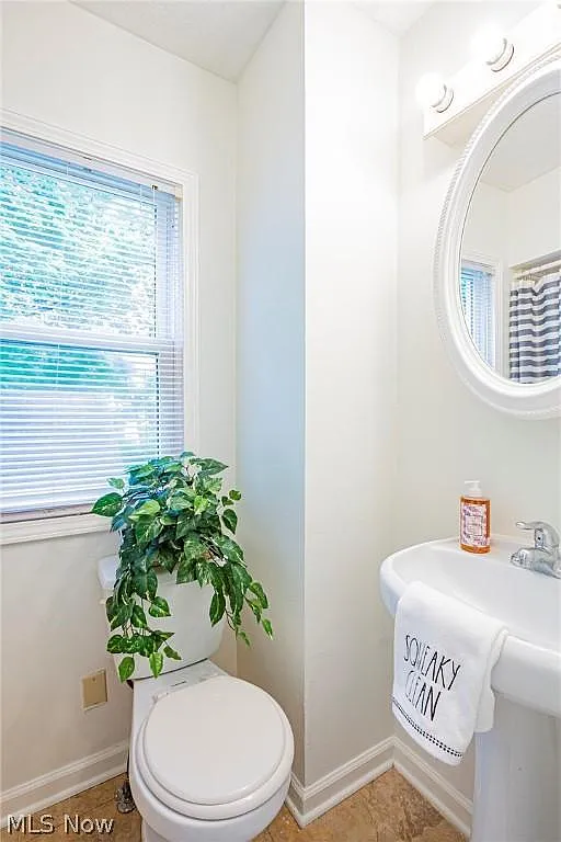 1132 Stoner St — Photo 2