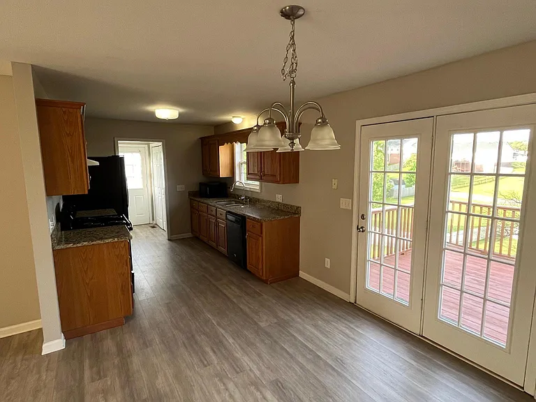 2819 Faith Ln — Photo 11