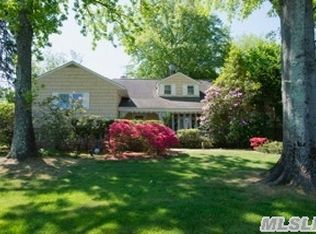 319 Pepperidge Rd, Hewlett, NY 11557