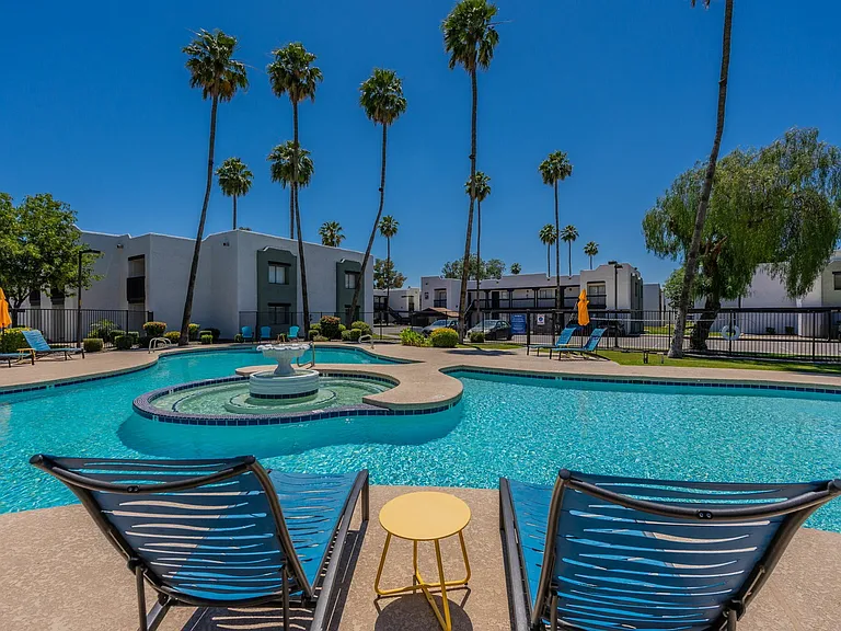 Club Valencia Luxury Apartments — Photo 19