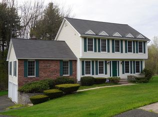 16 Cedar Knoll Dr, Feeding Hills, MA 01030
