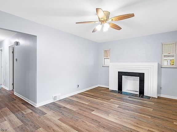 2nd image of 1940 14th St