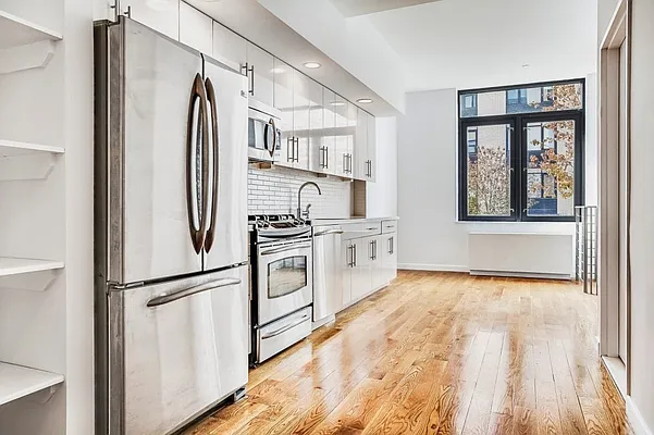 Rented by Compass | media 32