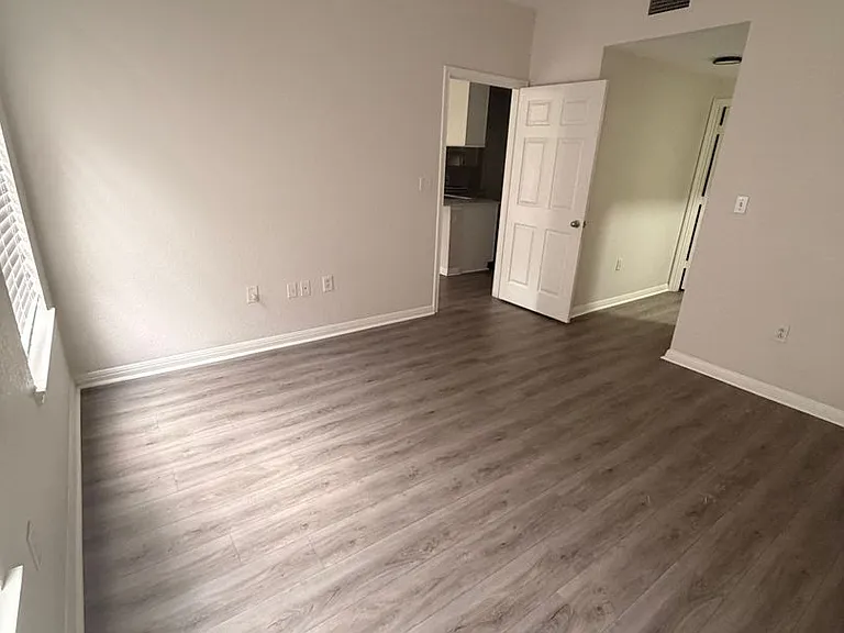 911 N Orange Ave #304 — Photo 8