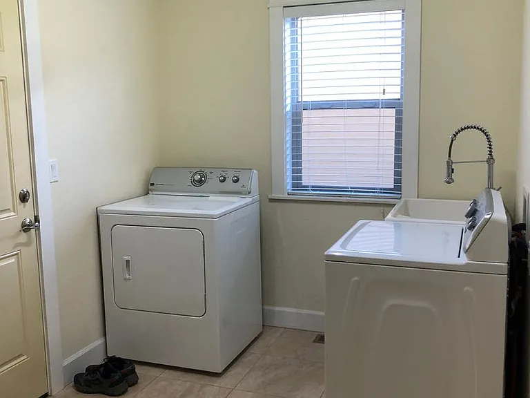 4334 Vineyard Ter — Photo 7