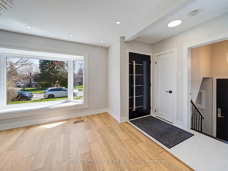 203 Toynbee Trl — Photo 9