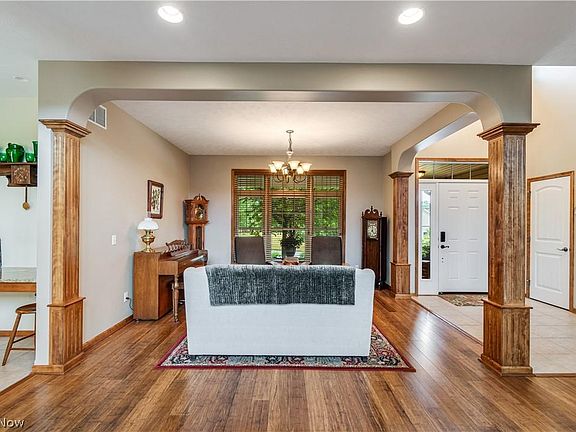 5th image of 800 Wildwood Dr