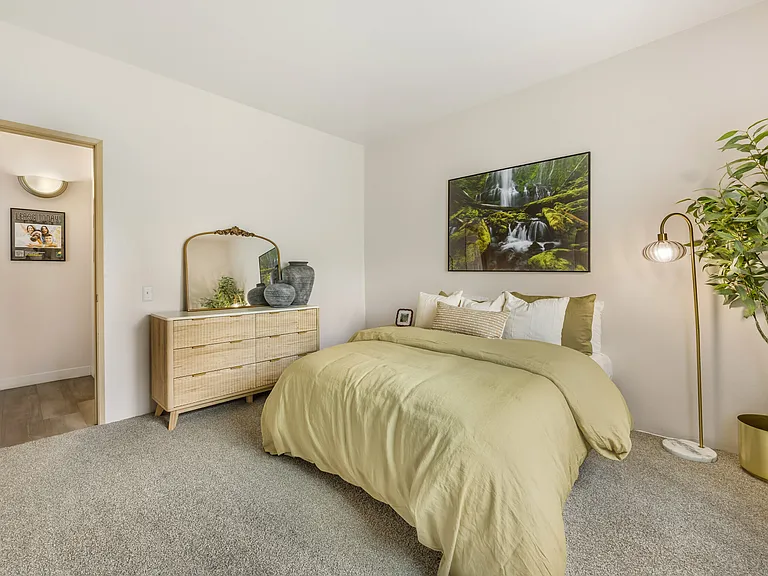 Model Guest Bedroom