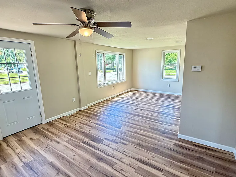 1424 N Bennett St — Photo 8