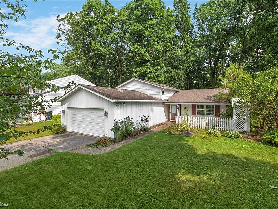 1st image of 26272 Hickory Ln