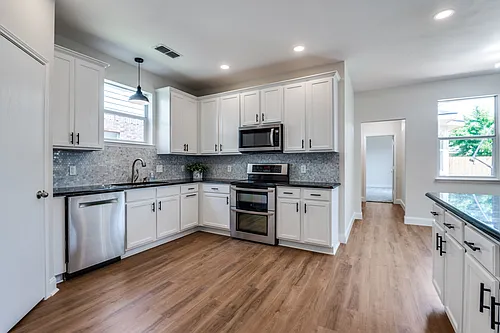 1618 Wildflower Dr Photo 1