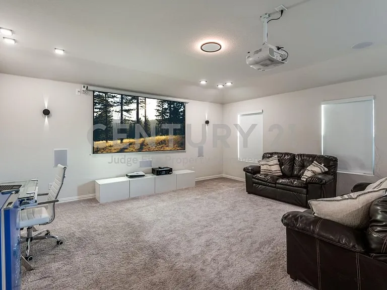 633 Cedar Springs Dr — Photo 11