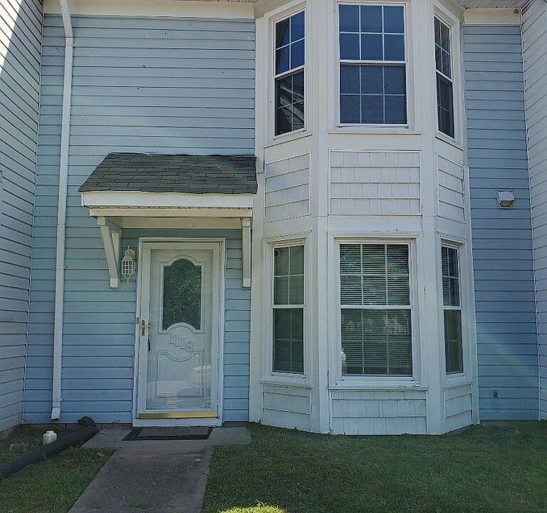 1st image of 1118 Hillock Xing
