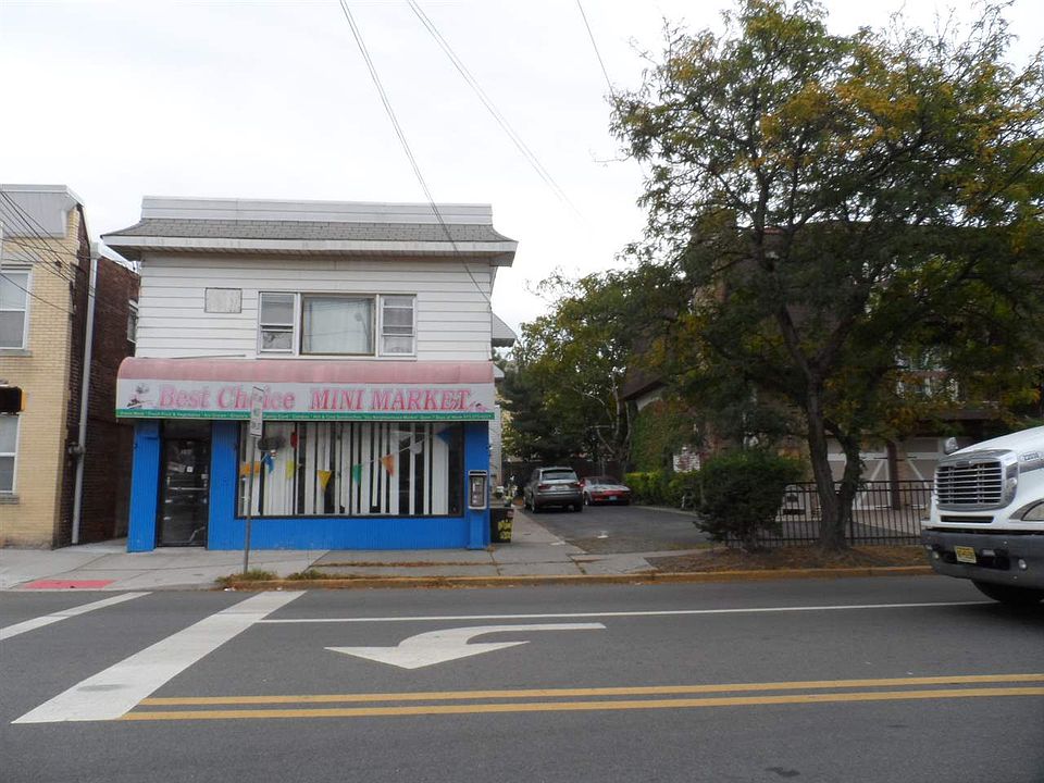 1st image of 202 Midland Ave