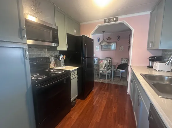 510 Avanti Way Blvd, North Fort Myers, FL 33917