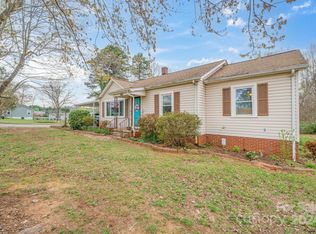 1934 Zion Church Rd, Hickory, NC 28602