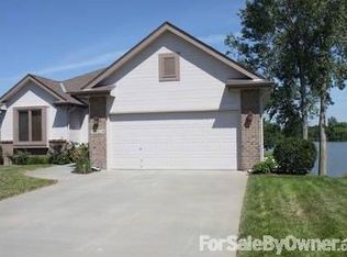 19514 Watersedge Cir, Plattsmouth, NE 68048