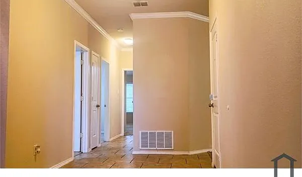9004 Holliday Ln — Photo 10