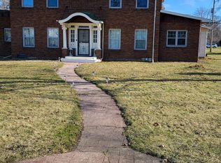 1029 N Main St, Three Rivers, MI 49093