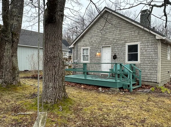 9 Preble St, Sorrento, ME 04677
