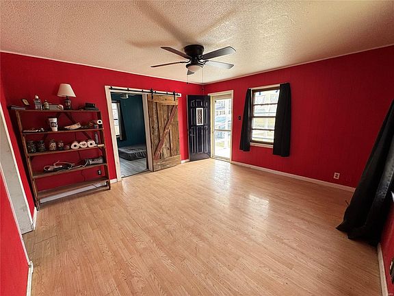5th image of 211 W Fairground Ave