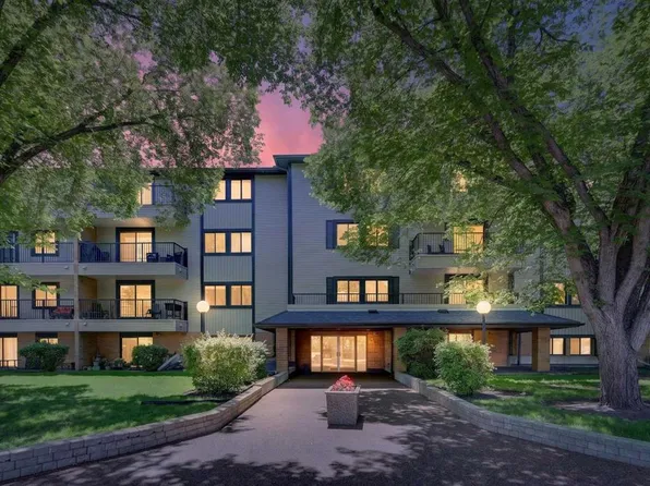 727 N 56th Ave SW #203, Calgary, AB T2V 4Z8