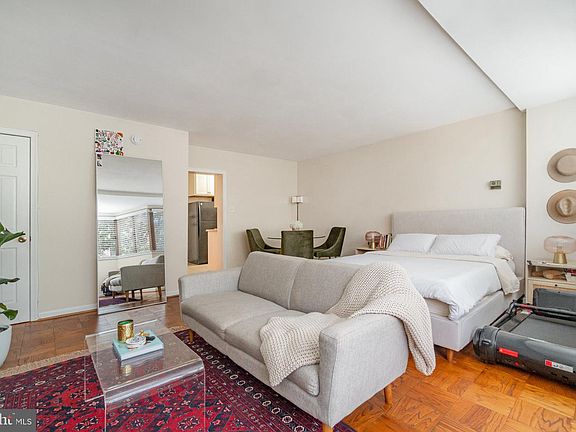 5th image of 922 24th St NW APT 419