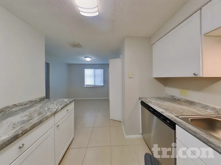8338 Knotts Landing Dr E — Photo 6