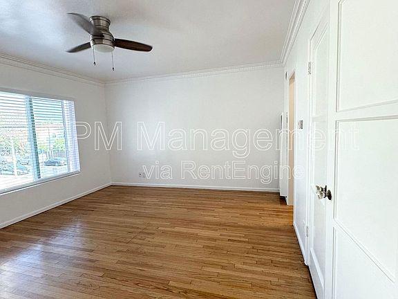 5th image of 905 N Sweetzer Ave APT 22