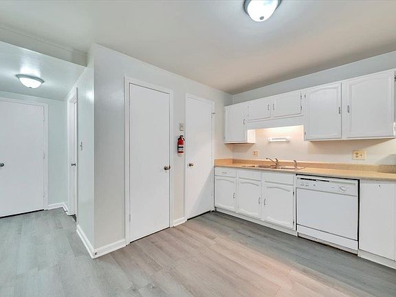 4th image of 370 New Kent Rd APT 114