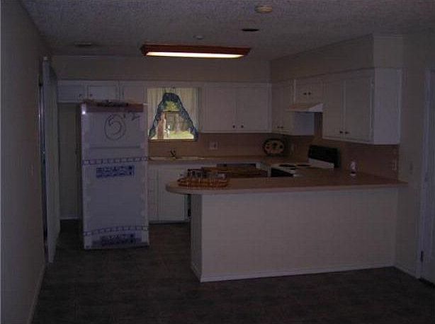 2nd image of 951 Pine Ave