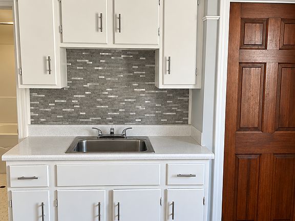 4th image of 37 Warren Ave #2