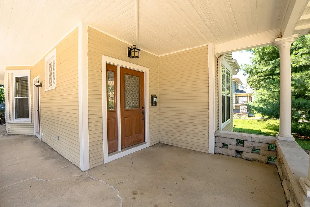 5 bed, 3100 sqft, $7,350 — Photo 3