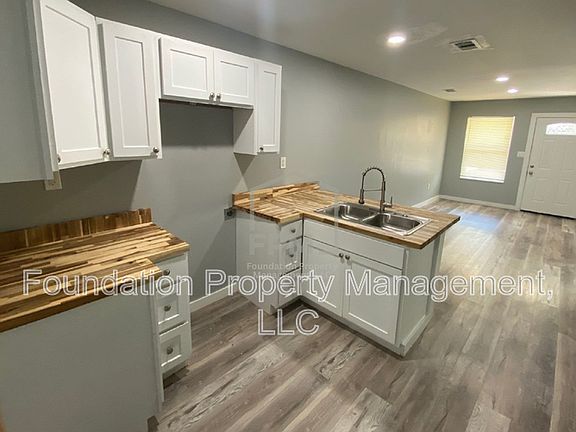 4th image of 1378 Eloise Rd